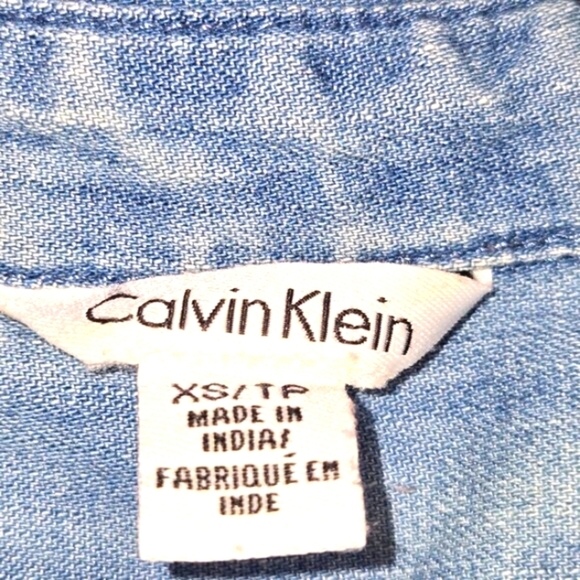 Calvin Klein Women's light blue button-down denim shirt size XS - Picture 4 of 12